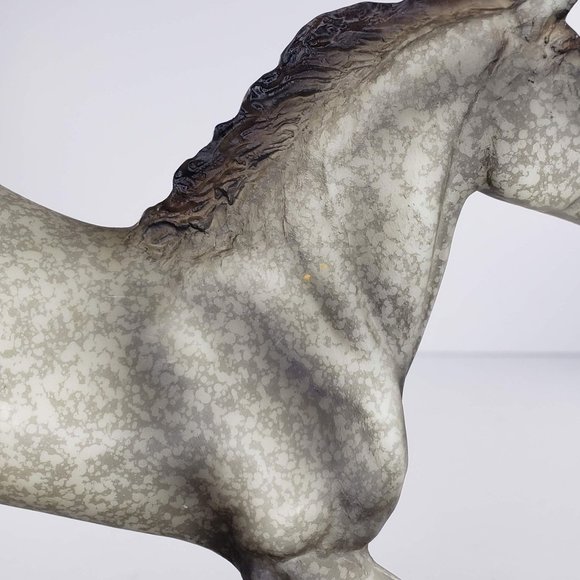 Breyer Horse Classic Hugo Saddle Club Eventing Dapple Grey Black Beauty #61105 - Picture 5 of 13